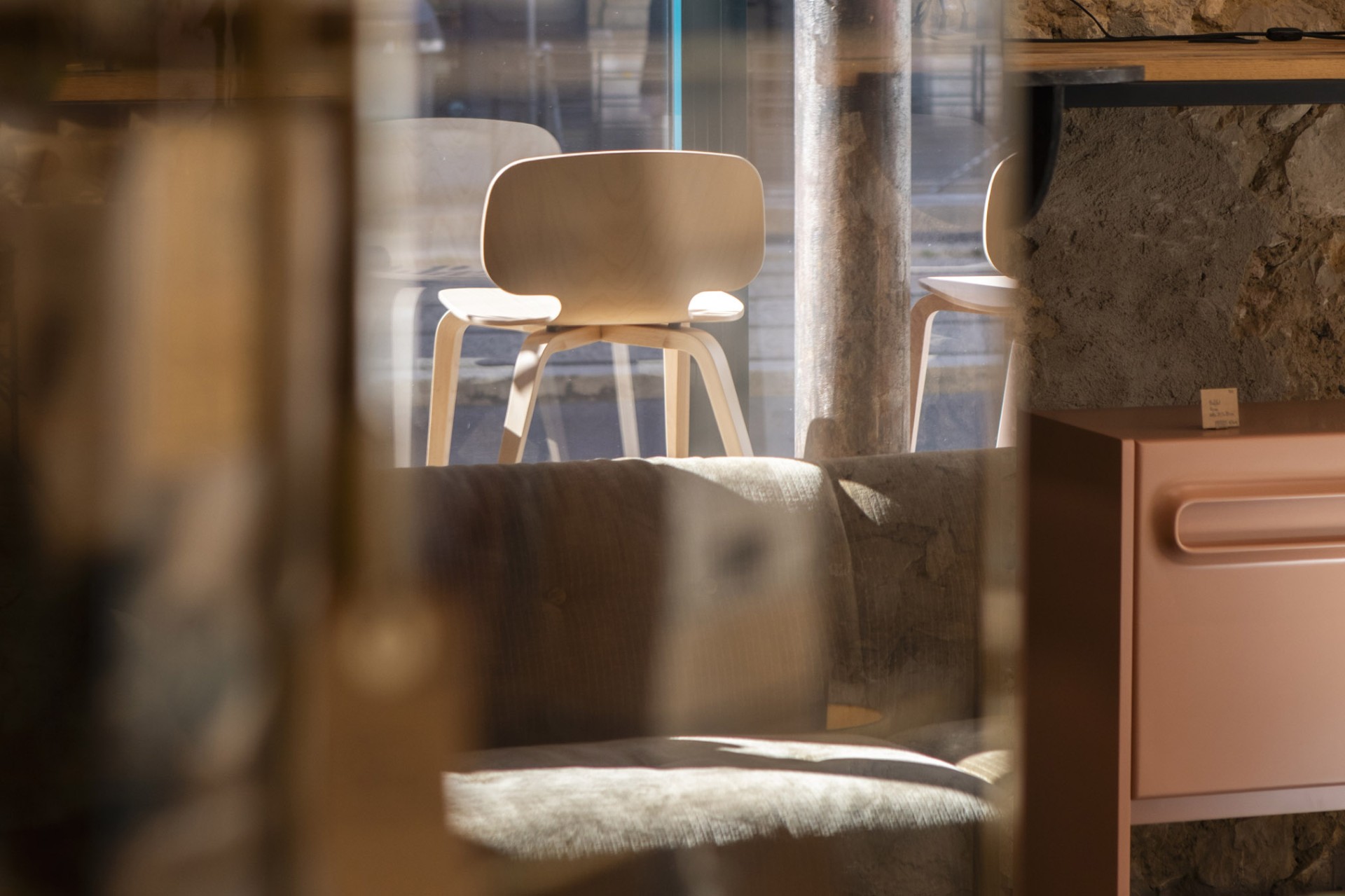 sophie ferjani la sélection showroom déco marseille visuel vitrine mobilier